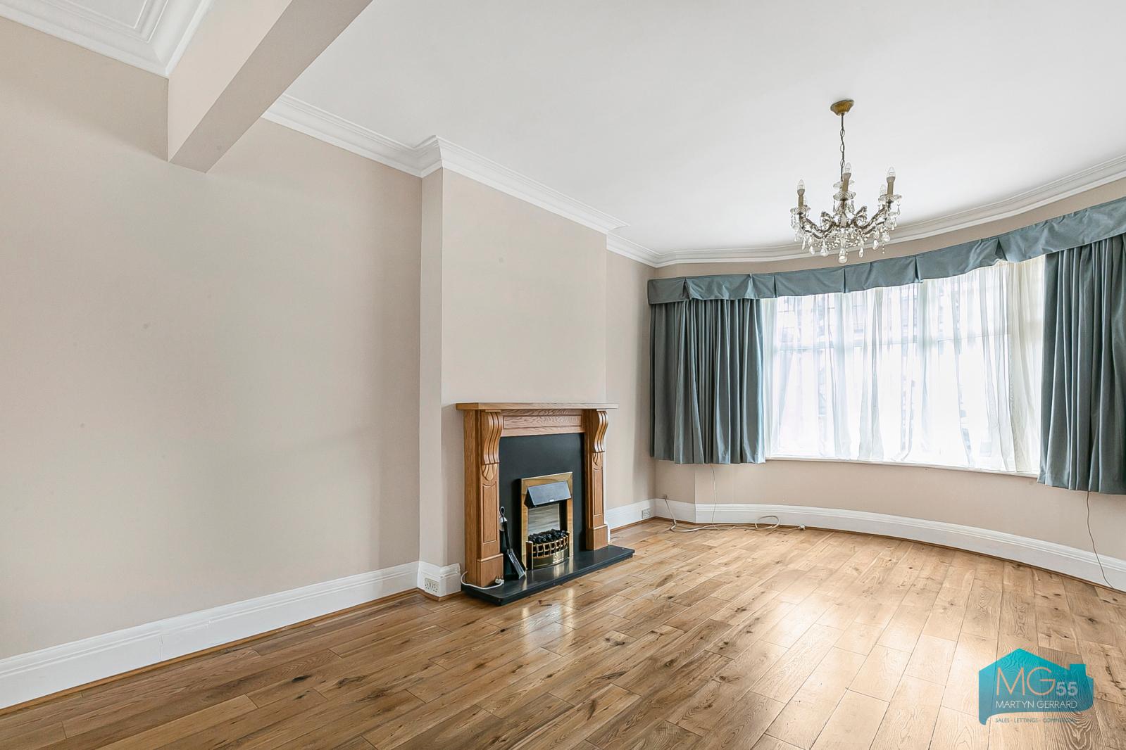 3 bedroom Semi-Detached House to rent - Martyn Gerrard