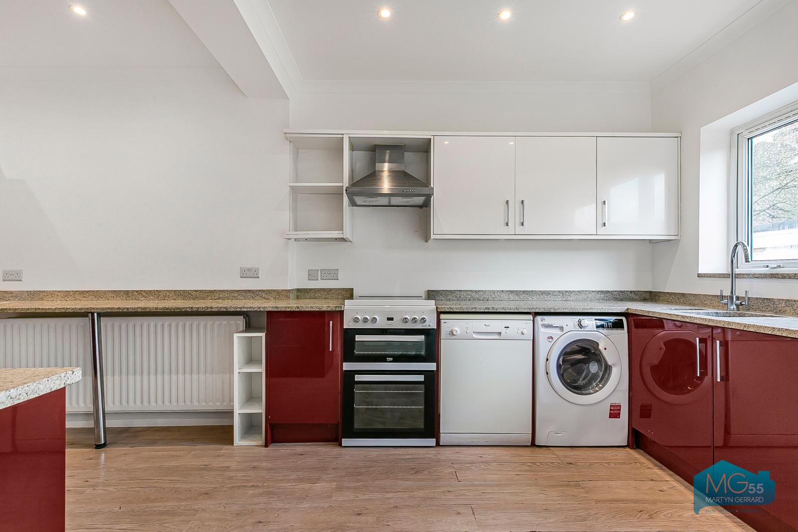 3 bedroom Semi-Detached House to rent - Martyn Gerrard