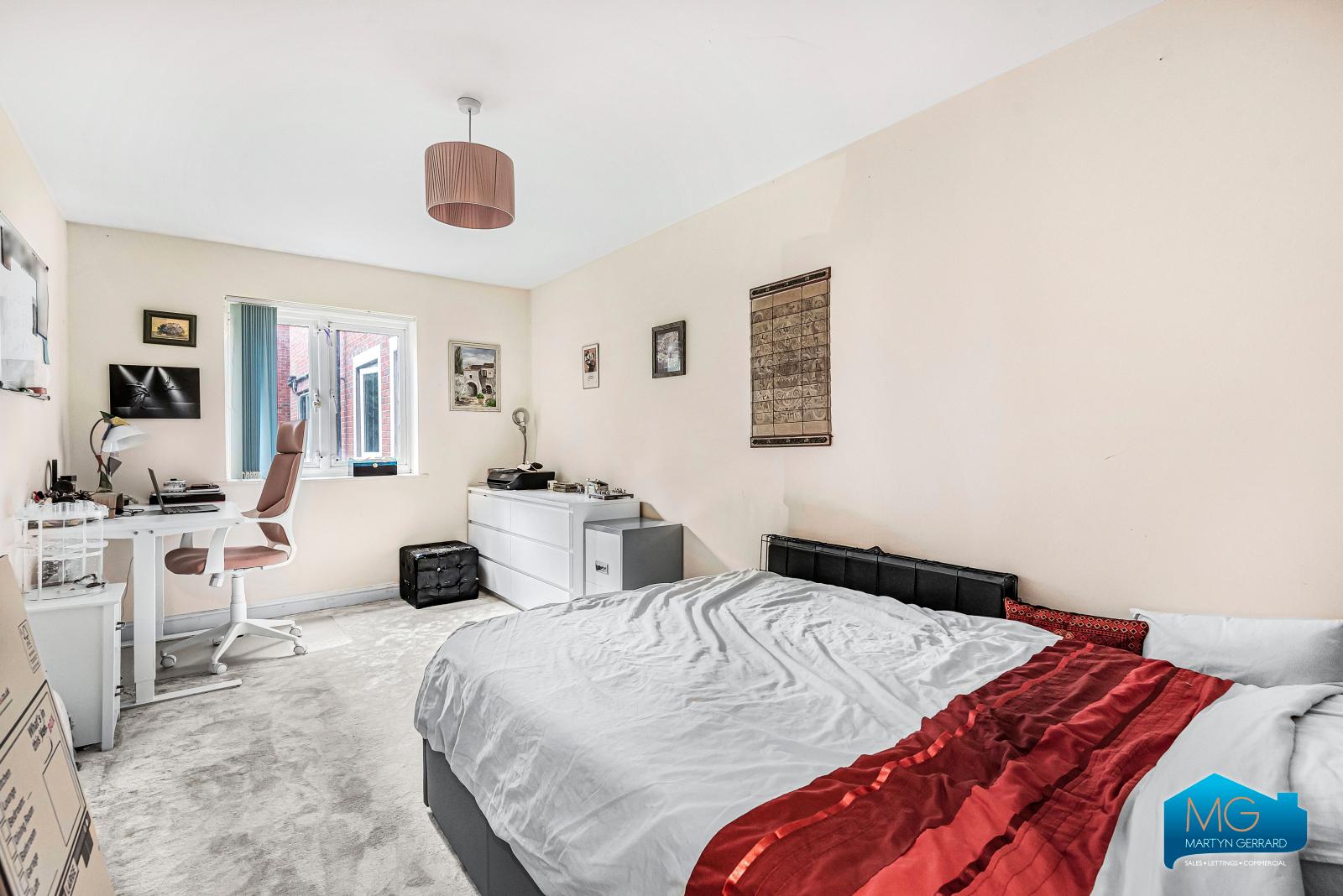 2 bedroom Ground Floor Flat to rent - Martyn Gerrard