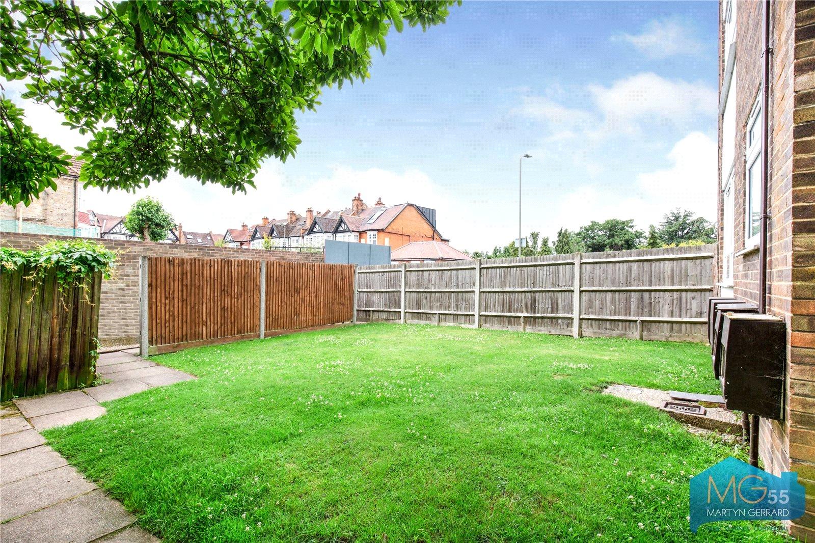 2 bedroom Apartment to rent - Martyn Gerrard