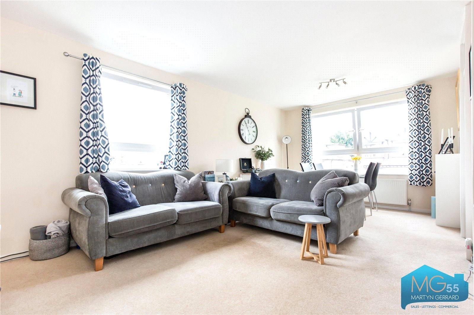 2 bedroom Apartment to rent - Martyn Gerrard
