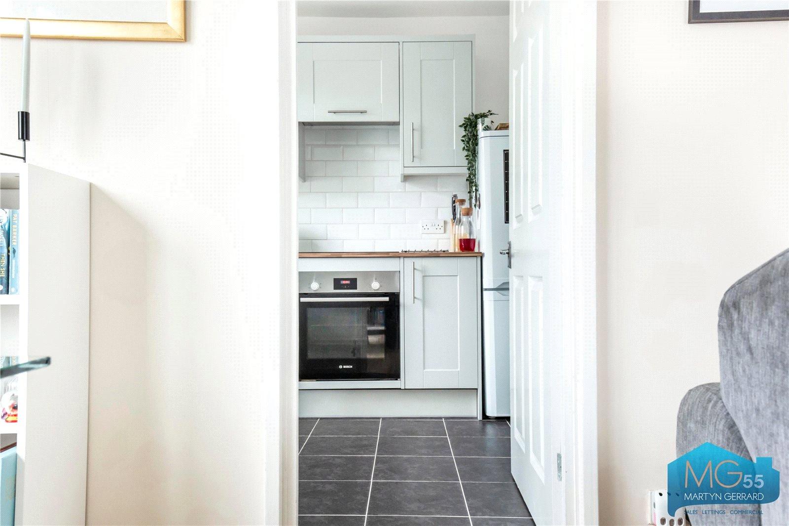 2 bedroom Apartment to rent - Martyn Gerrard
