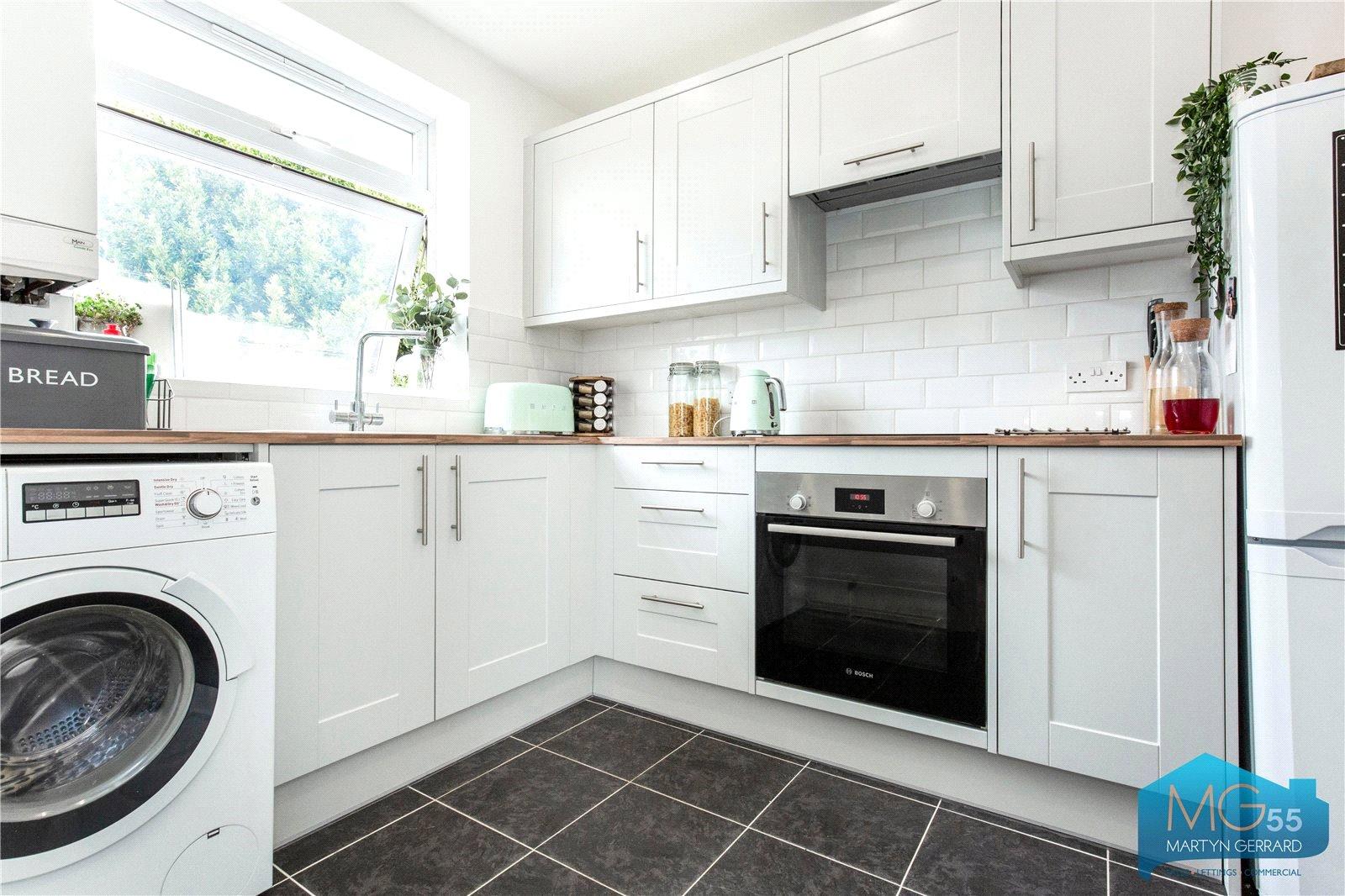 2 bedroom Apartment to rent - Martyn Gerrard