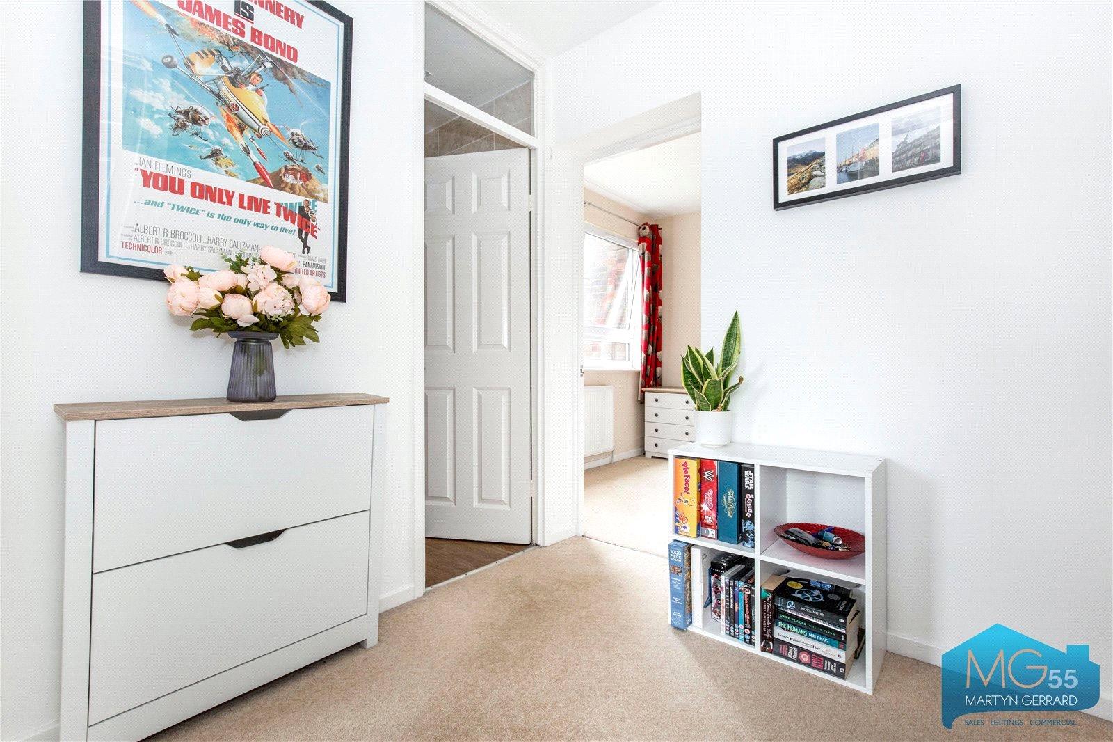 2 bedroom Apartment to rent - Martyn Gerrard