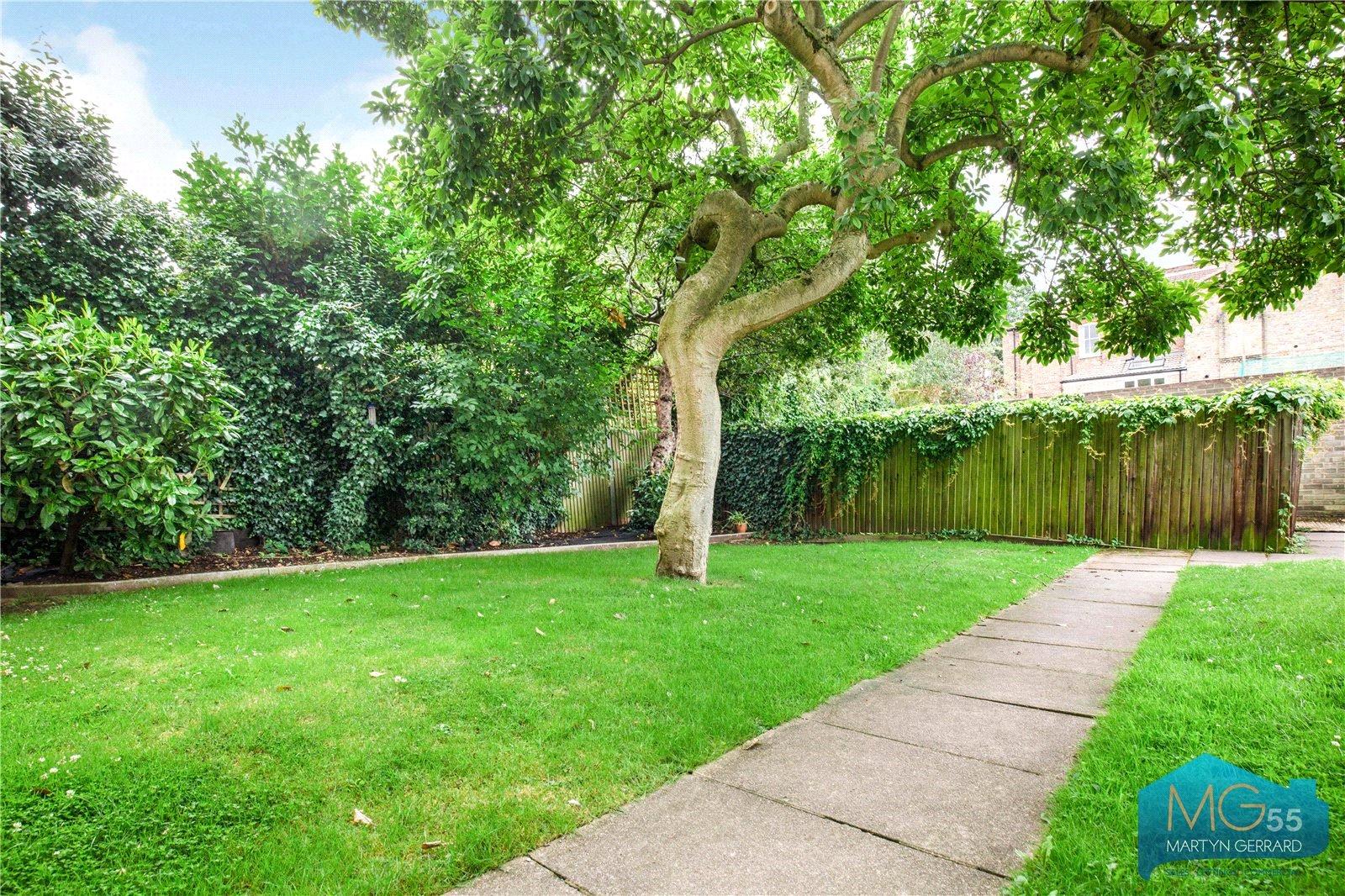 2 bedroom Apartment to rent - Martyn Gerrard