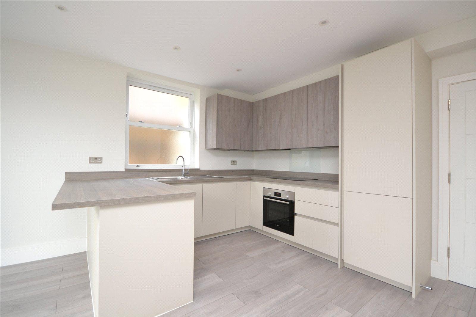 3 bedroom Apartment to rent - Martyn Gerrard