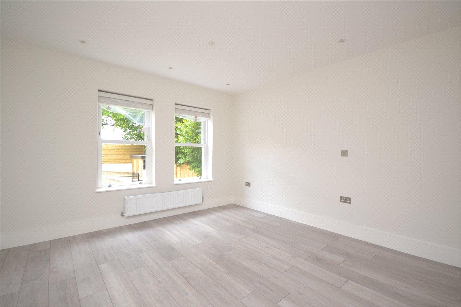 3 bedroom Apartment to rent - Martyn Gerrard