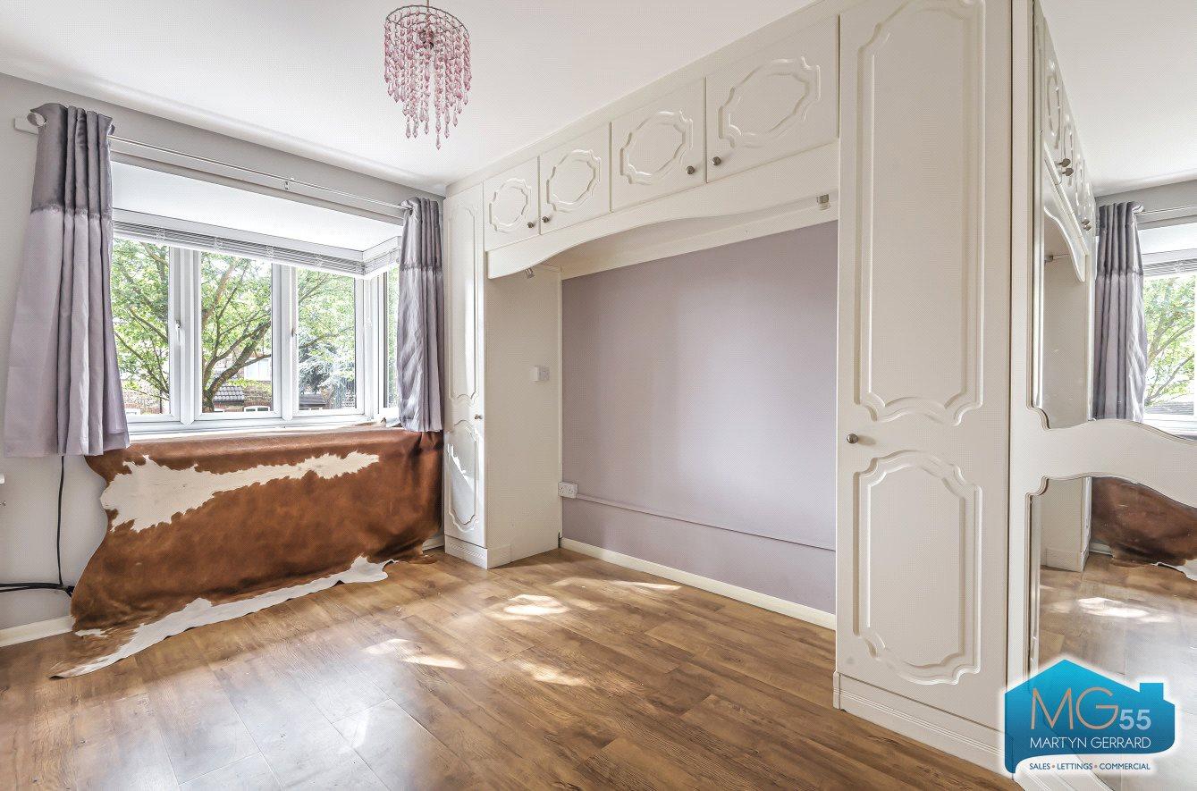 2 bedroom Ground Floor Flat to rent - Martyn Gerrard