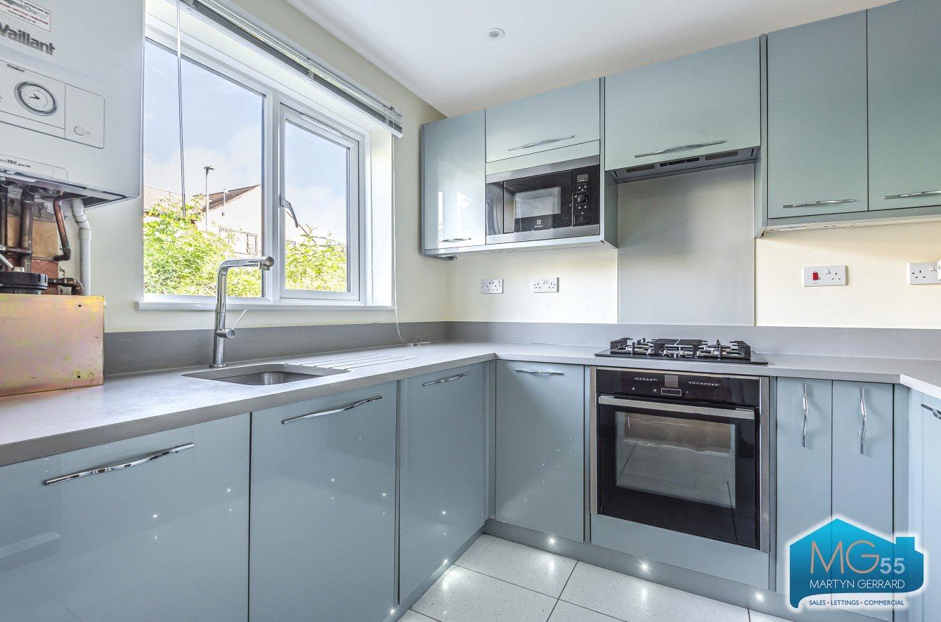 2 bedroom Ground Floor Flat to rent - Martyn Gerrard