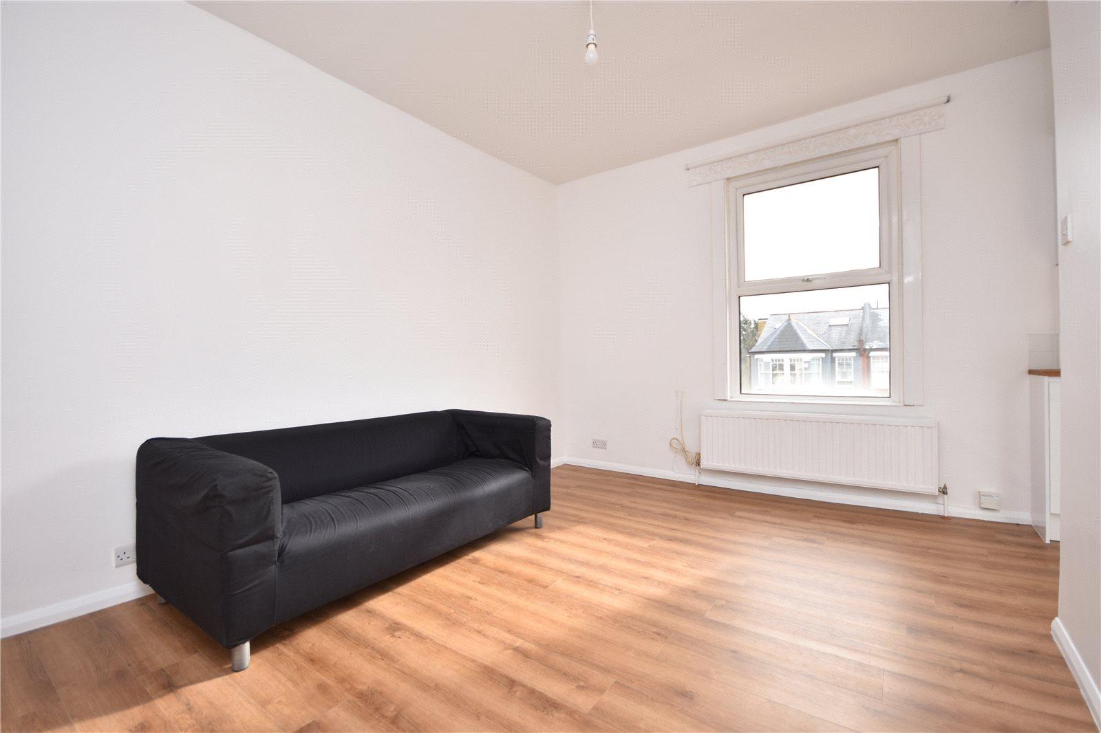 2 bedroom Apartment to rent - Martyn Gerrard