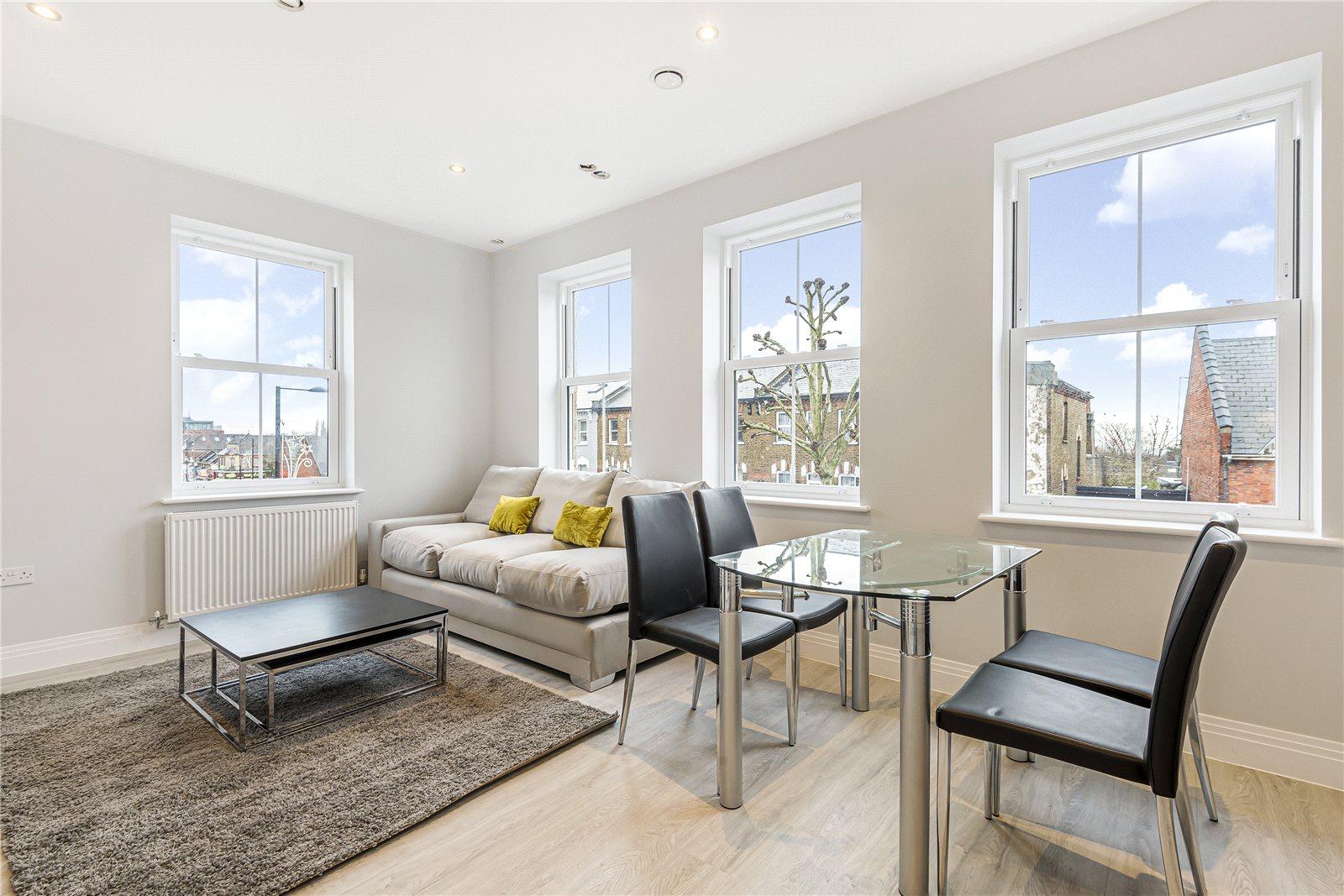 2 bedroom Apartment to rent - Martyn Gerrard