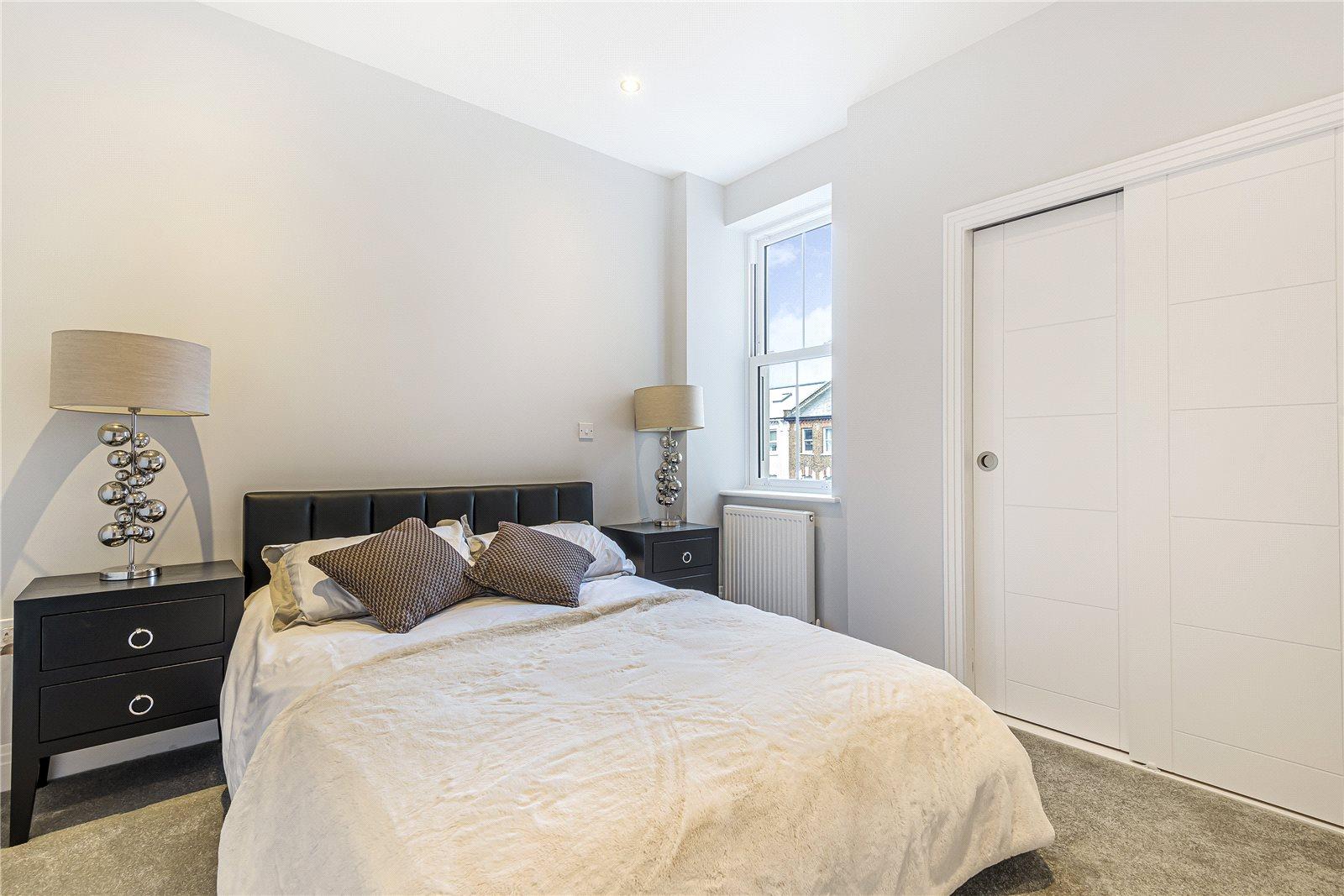 2 bedroom Apartment to rent - Martyn Gerrard