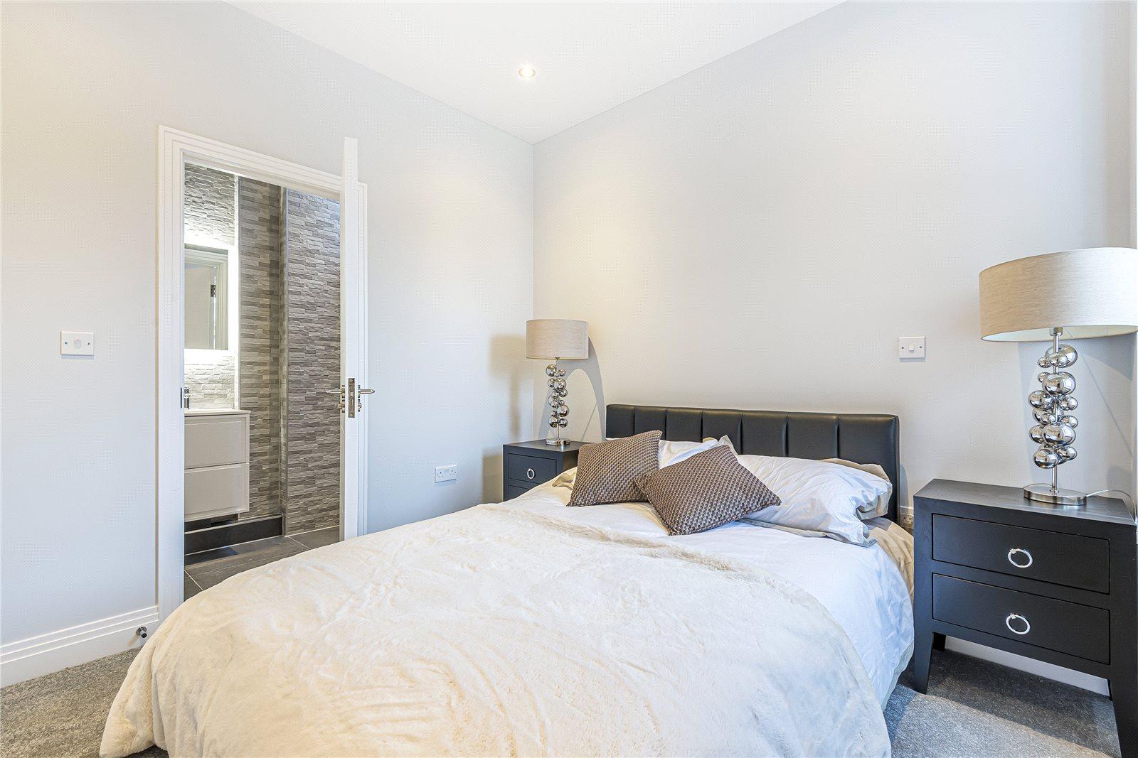 2 bedroom Apartment to rent - Martyn Gerrard