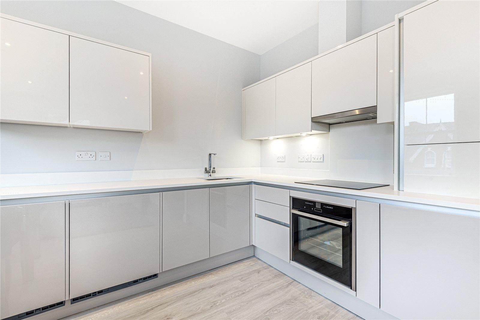 2 bedroom Apartment to rent - Martyn Gerrard