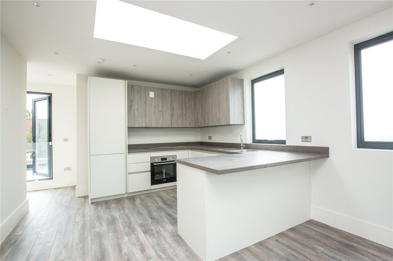2 bedroom Apartment to rent - Martyn Gerrard