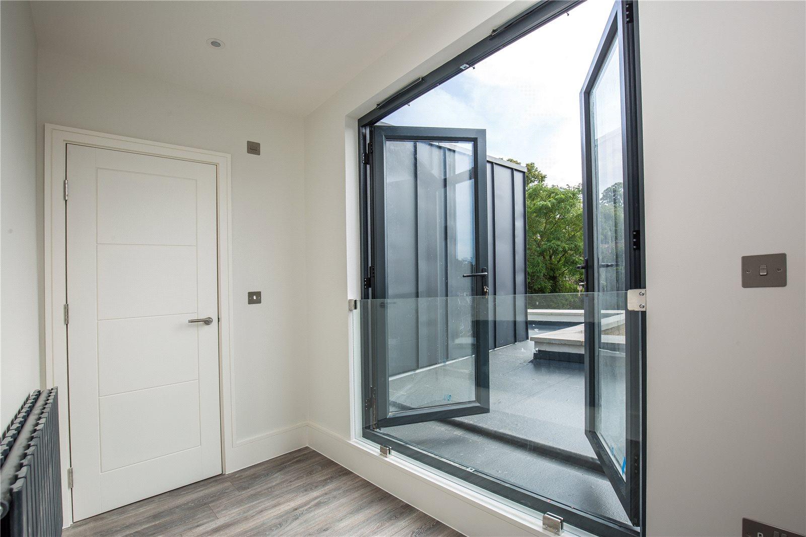 2 bedroom Apartment to rent - Martyn Gerrard