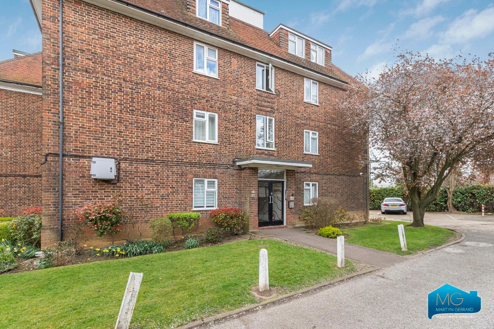 2 bedroom Apartment to rent - Martyn Gerrard