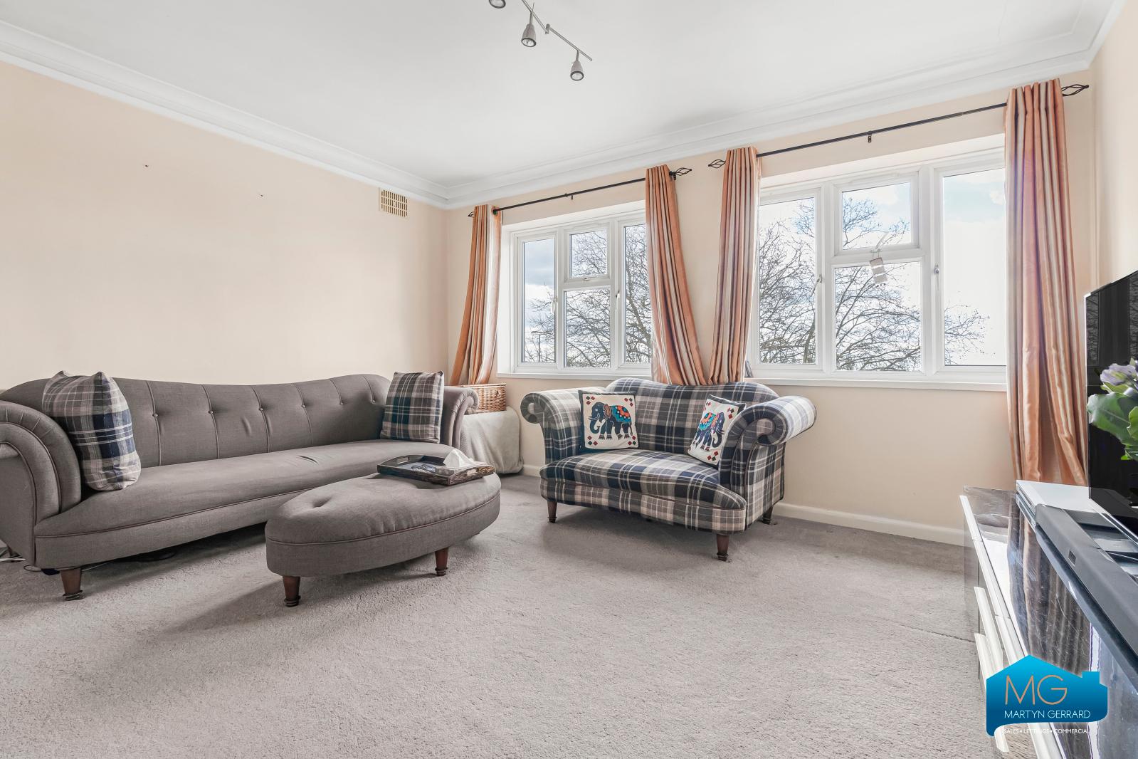 2 bedroom Apartment to rent - Martyn Gerrard