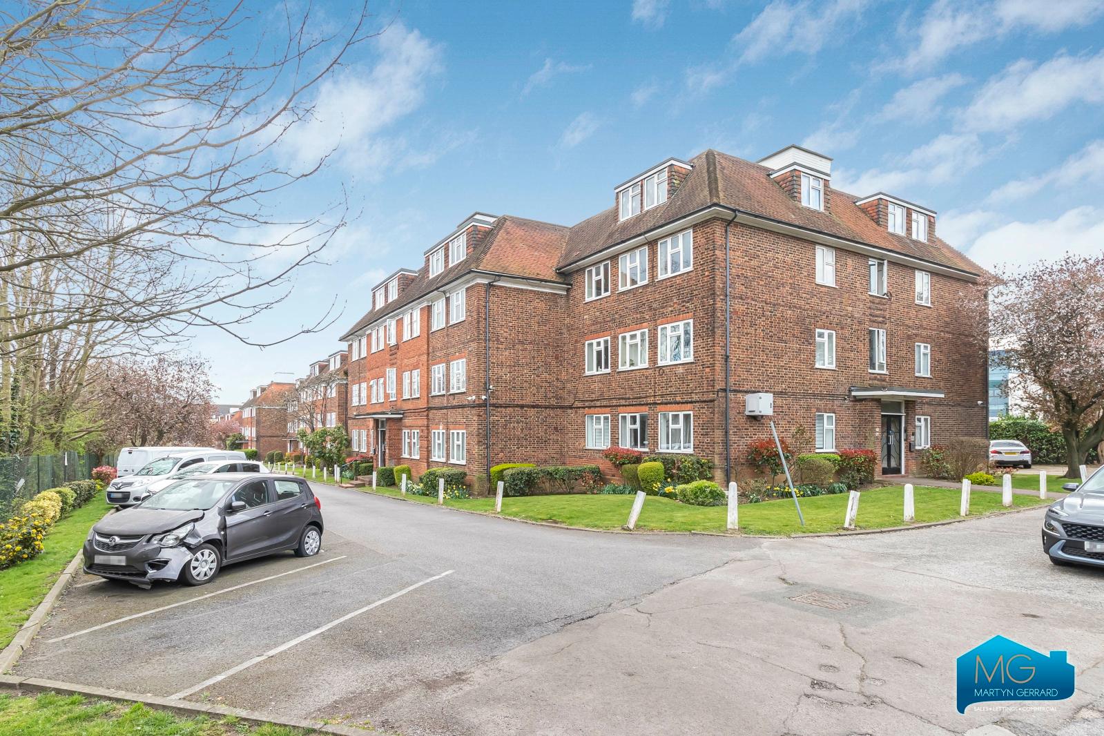 2 bedroom Apartment to rent - Martyn Gerrard