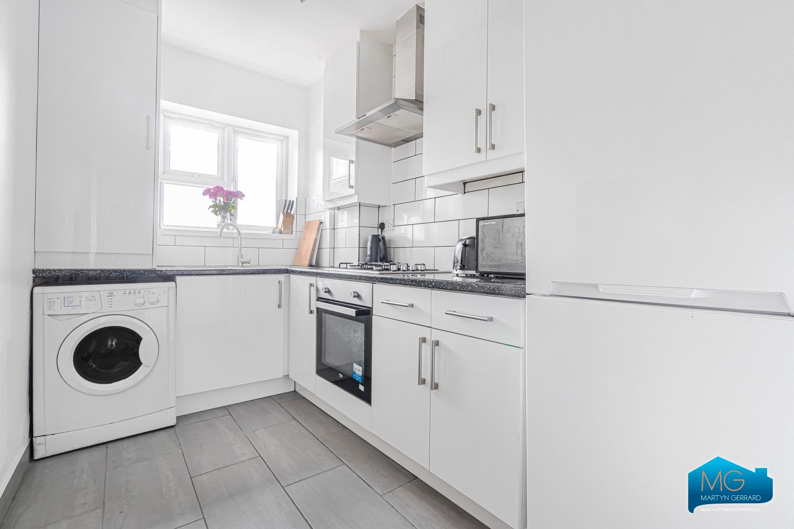 2 bedroom Apartment to rent - Martyn Gerrard
