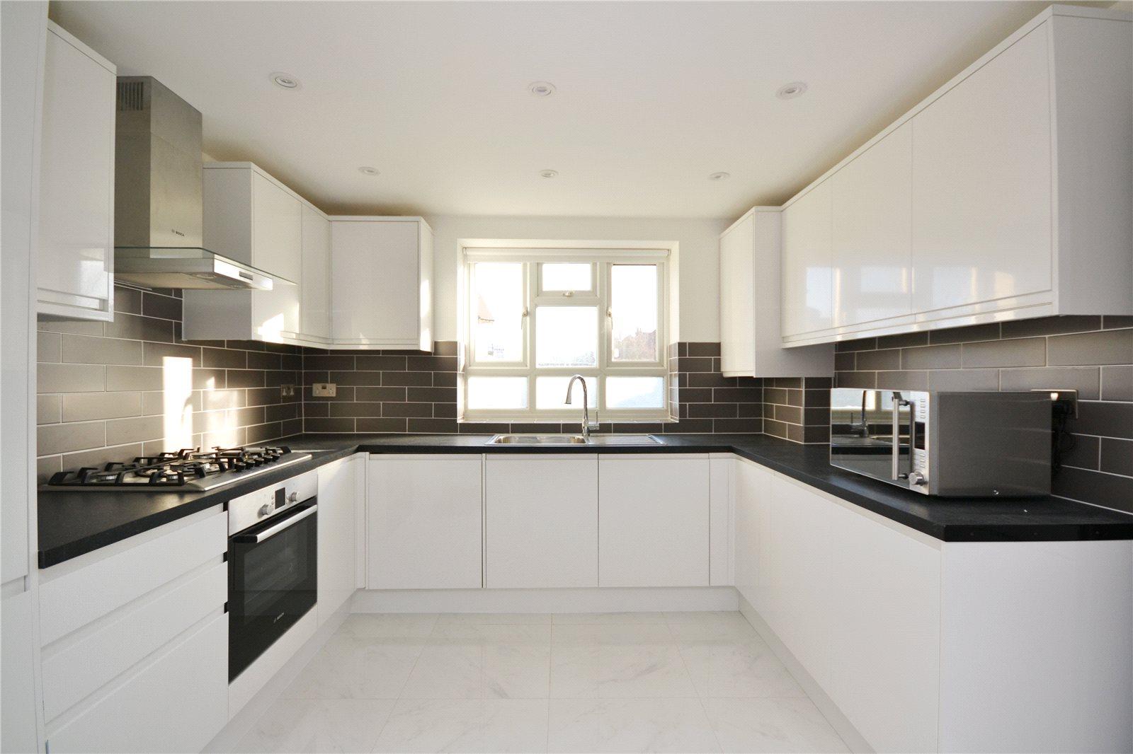 3 bedroom Ground Floor Flat to rent - Martyn Gerrard