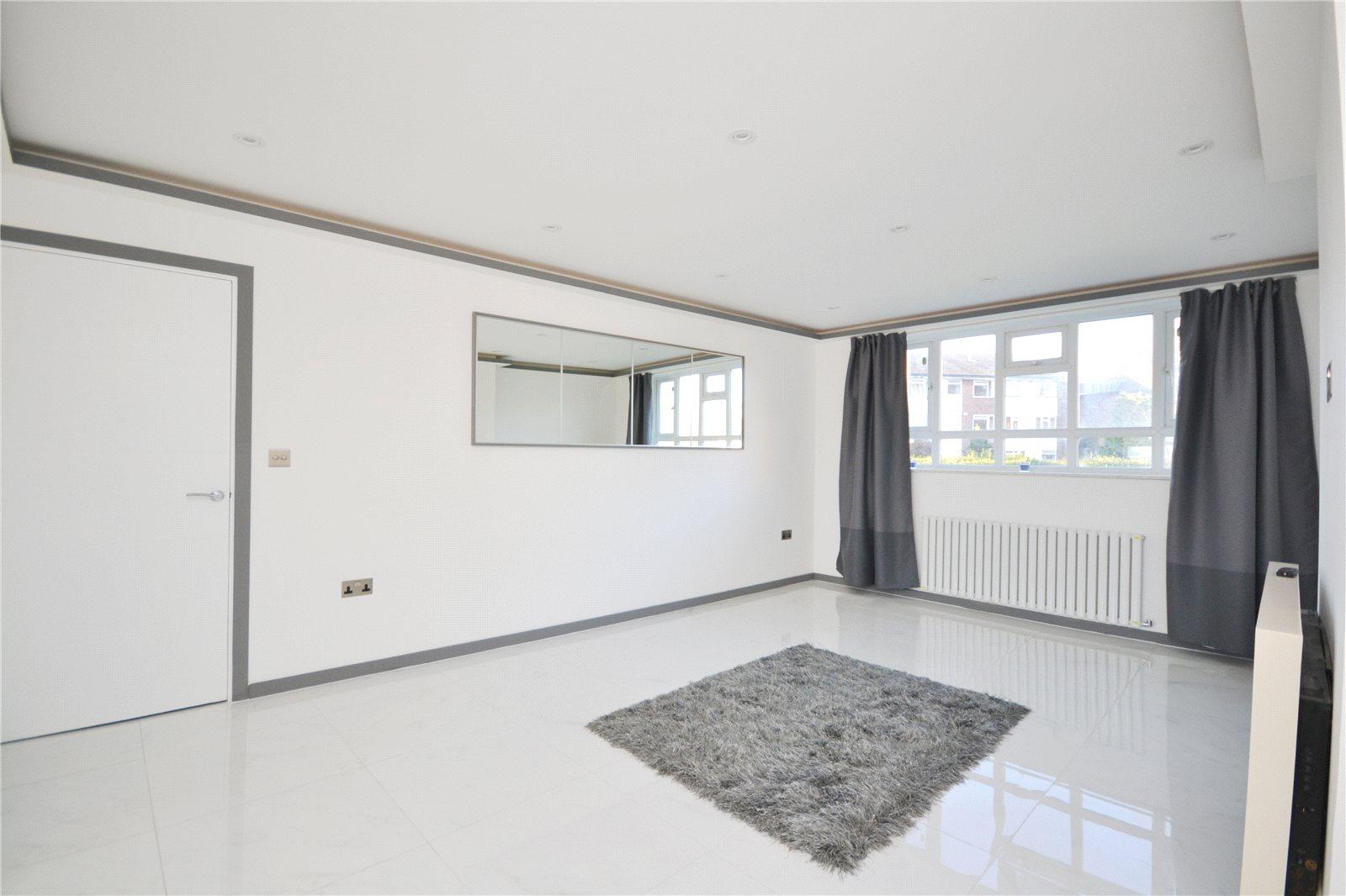 3 bedroom Ground Floor Flat to rent - Martyn Gerrard