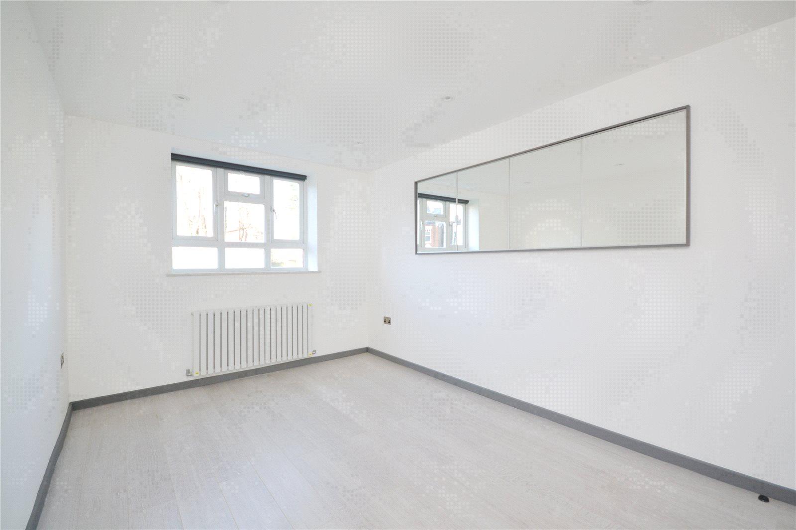 3 bedroom Ground Floor Flat to rent - Martyn Gerrard