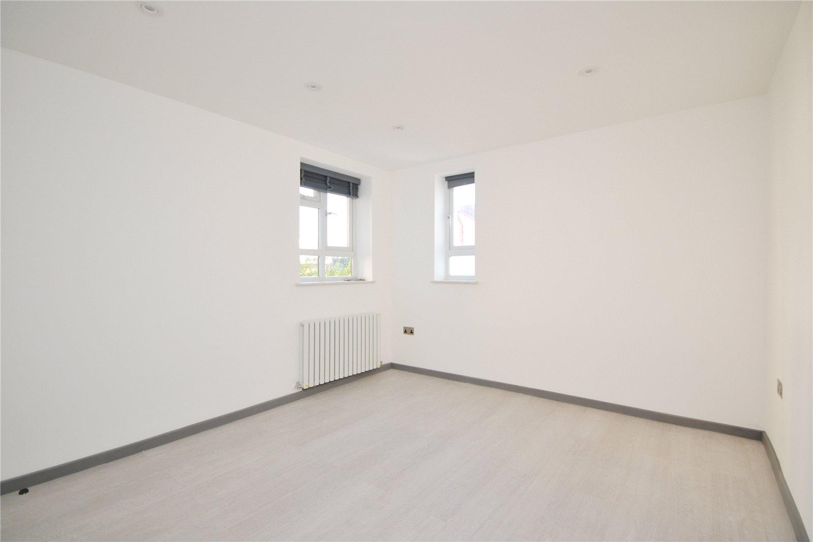 3 bedroom Ground Floor Flat to rent - Martyn Gerrard