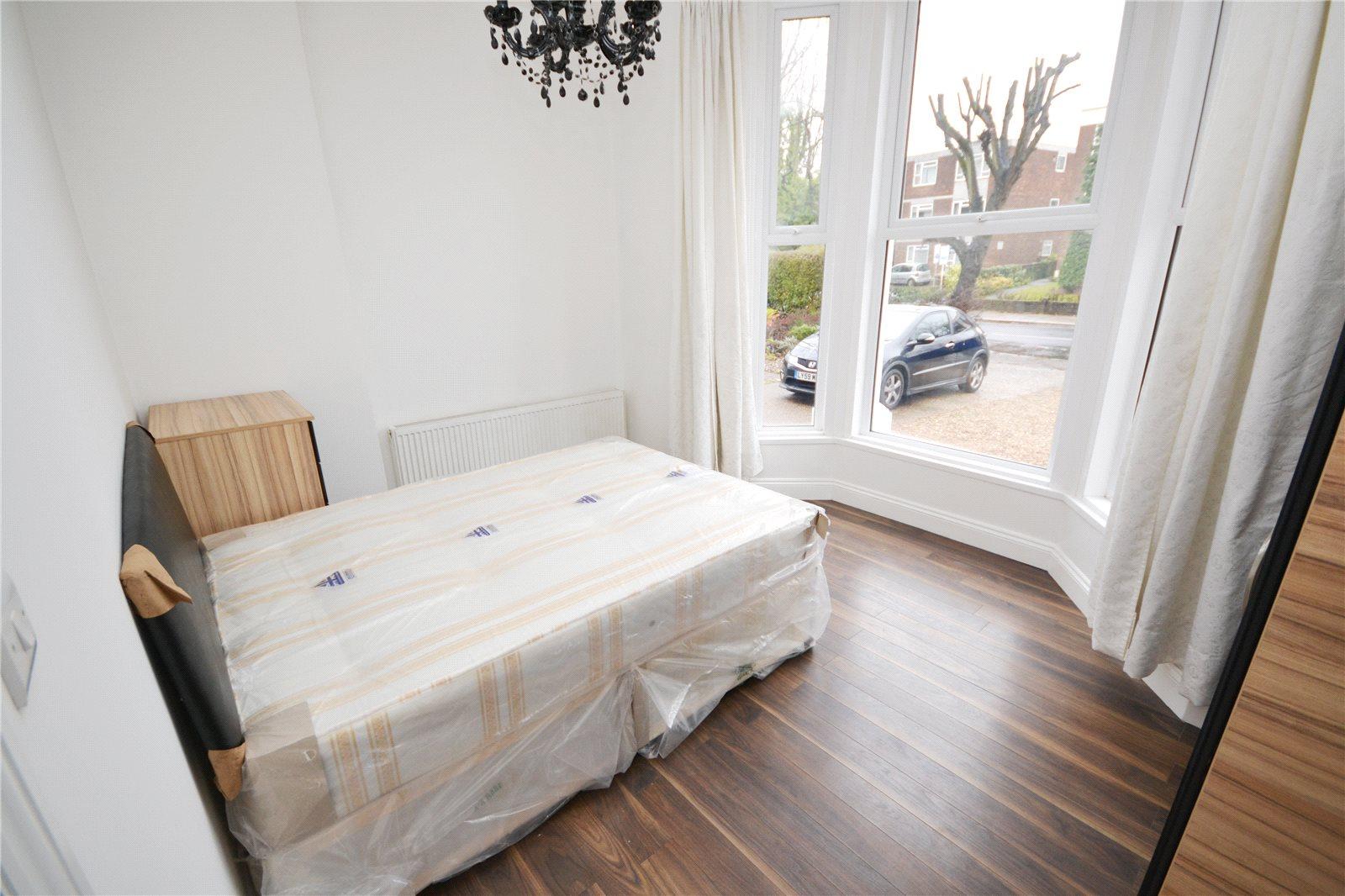 2 bedroom Ground Floor Flat to rent - Martyn Gerrard
