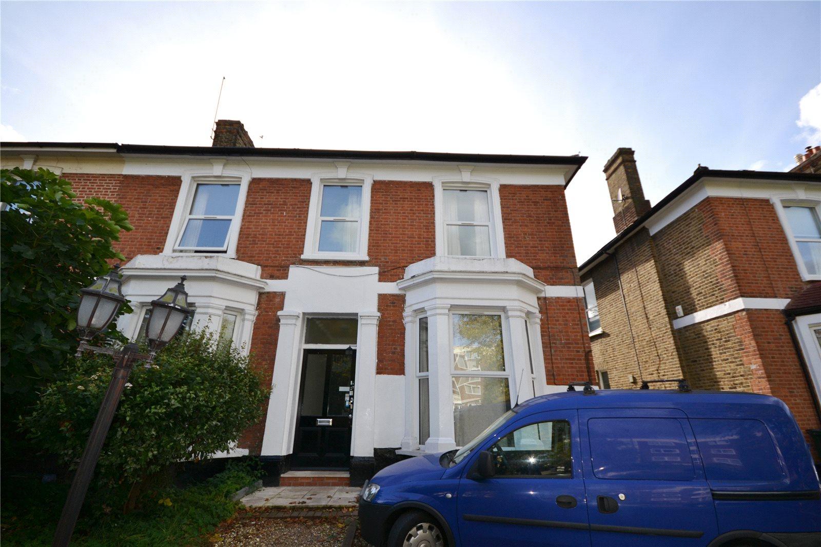 2 bedroom Ground Floor Flat to rent - Martyn Gerrard