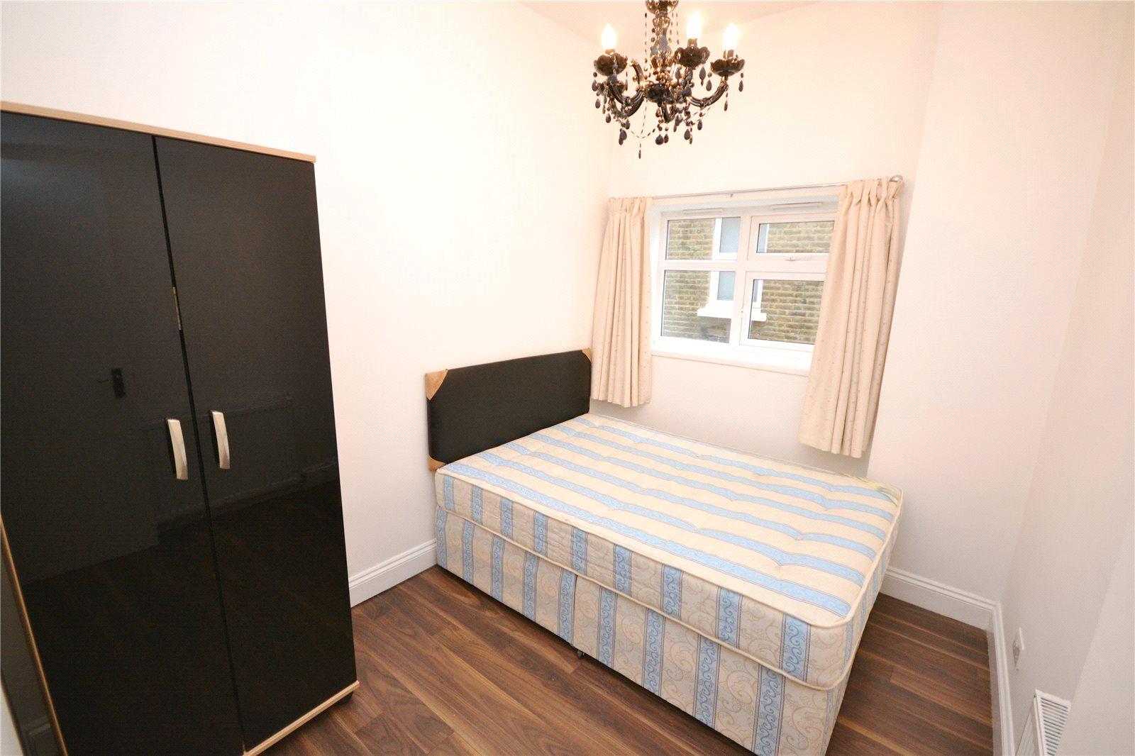 2 bedroom Ground Floor Flat to rent - Martyn Gerrard