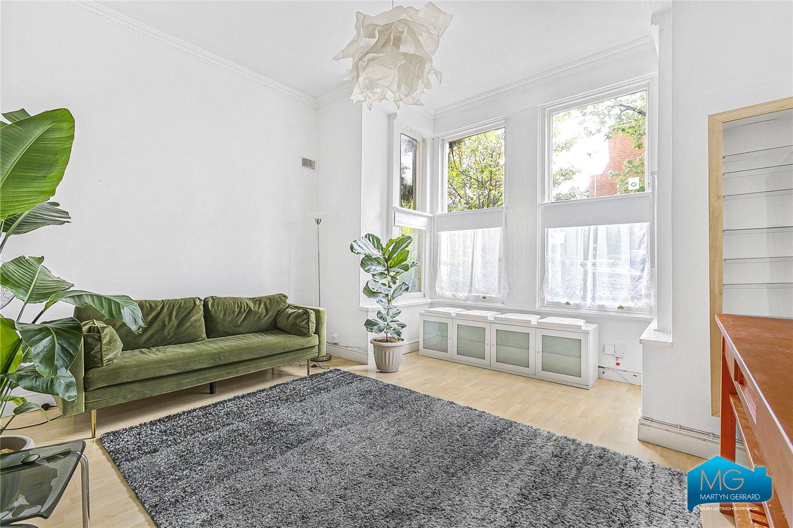 2 bedroom Ground Floor Flat to rent - Martyn Gerrard