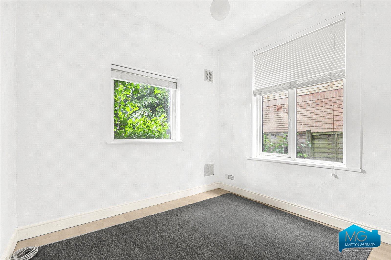 2 bedroom Ground Floor Flat to rent - Martyn Gerrard