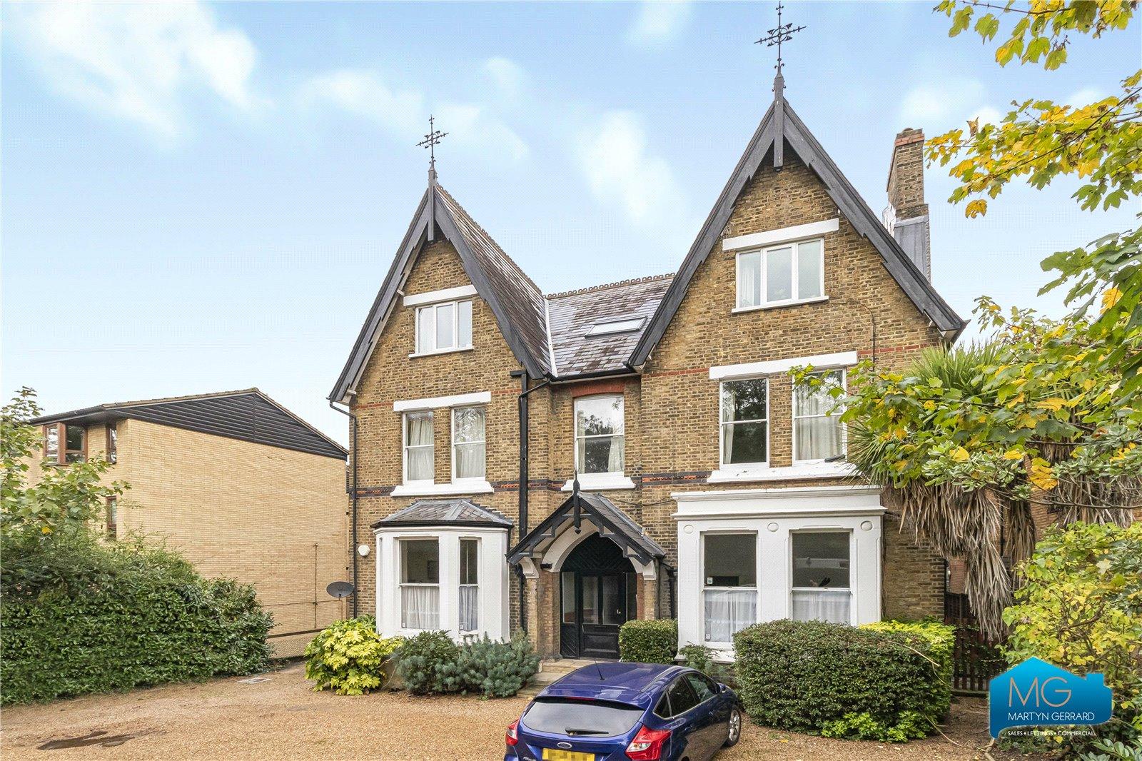 2 bedroom Ground Floor Flat to rent - Martyn Gerrard