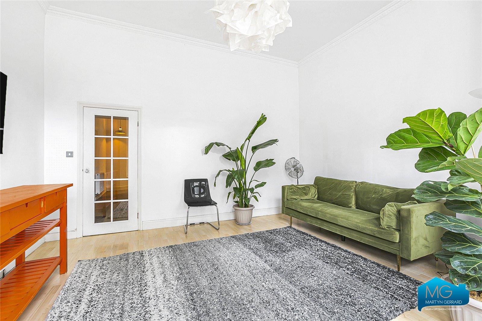 2 bedroom Ground Floor Flat to rent - Martyn Gerrard