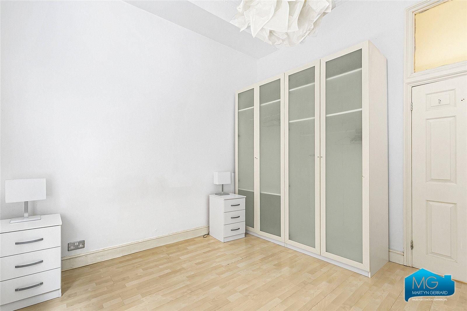 2 bedroom Ground Floor Flat to rent - Martyn Gerrard