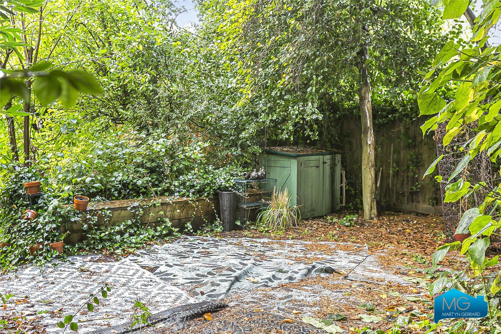 2 bedroom Ground Floor Flat to rent - Martyn Gerrard