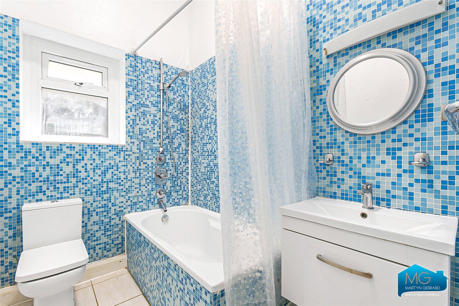 2 bedroom Ground Floor Flat to rent - Martyn Gerrard