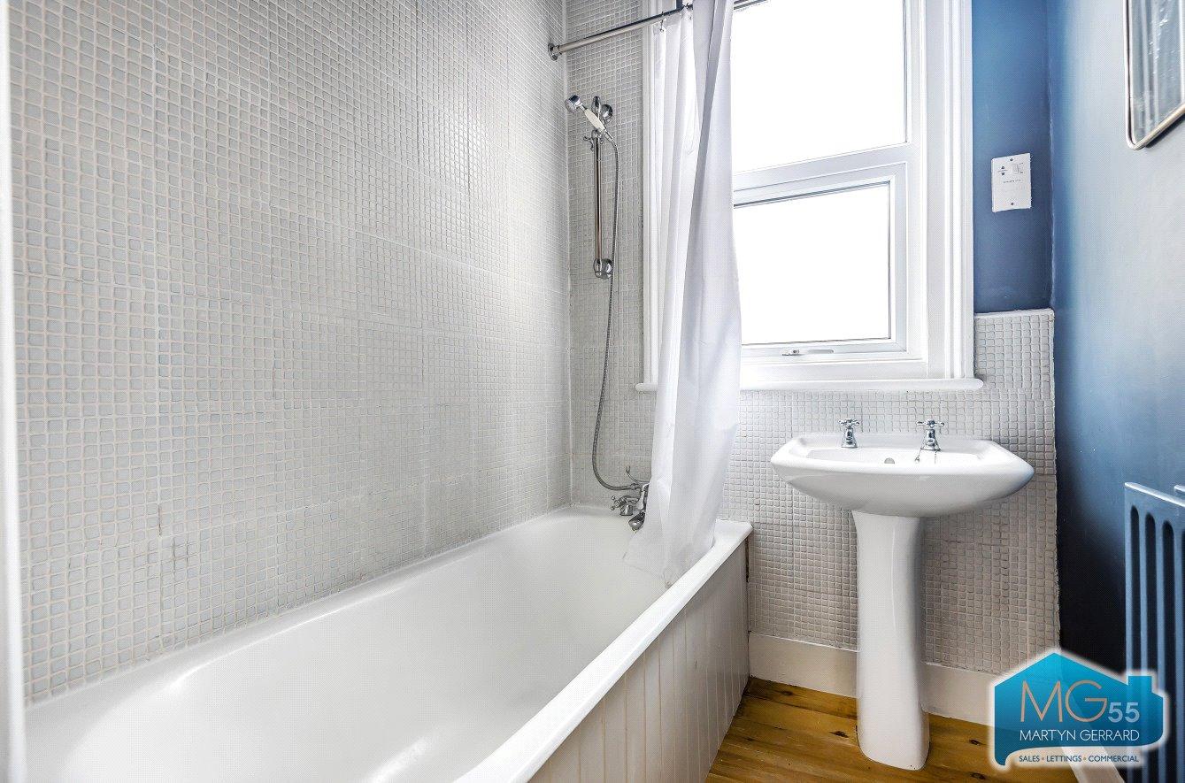 2 bedroom Apartment to rent - Martyn Gerrard