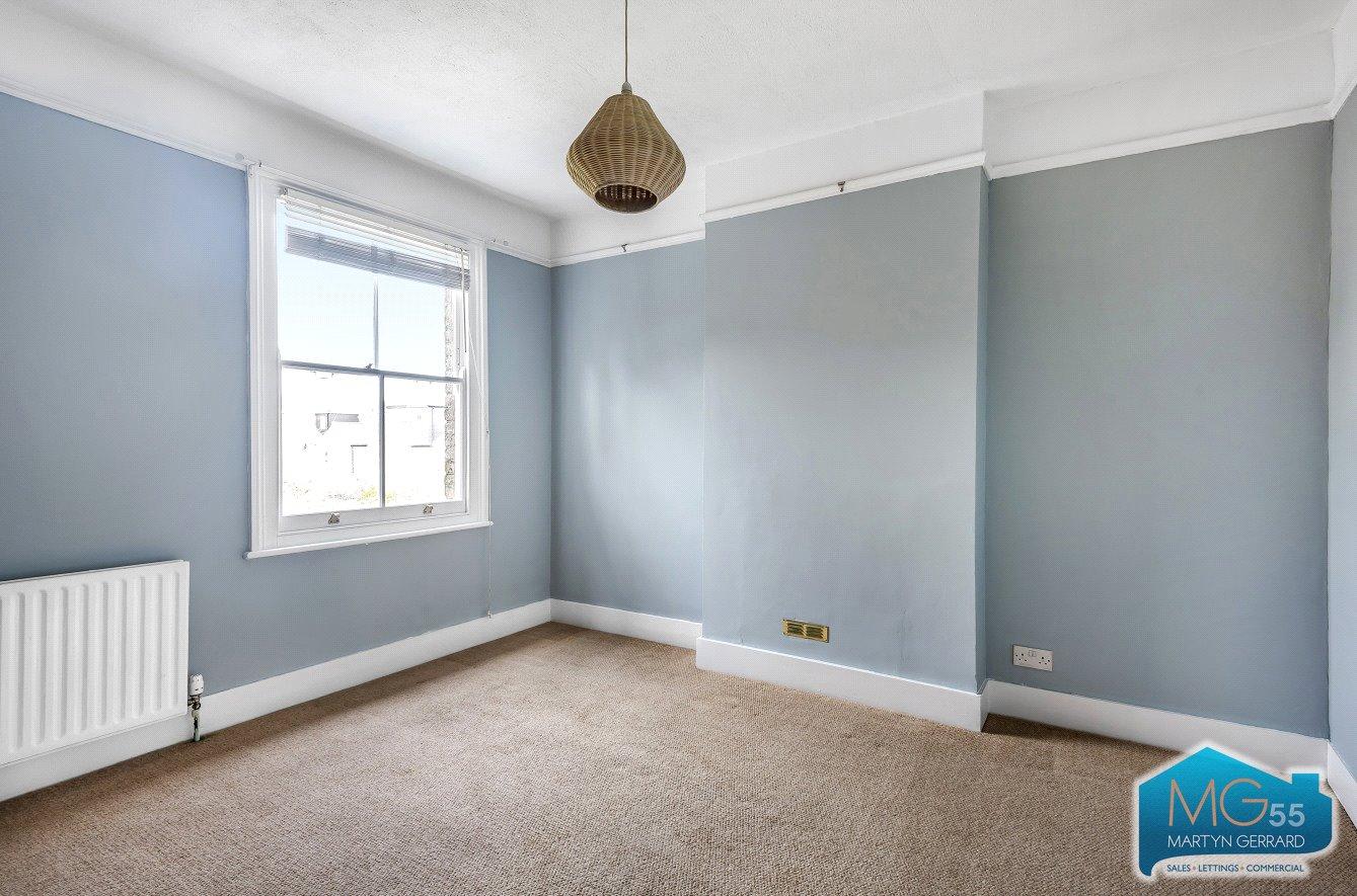 2 bedroom Apartment to rent - Martyn Gerrard