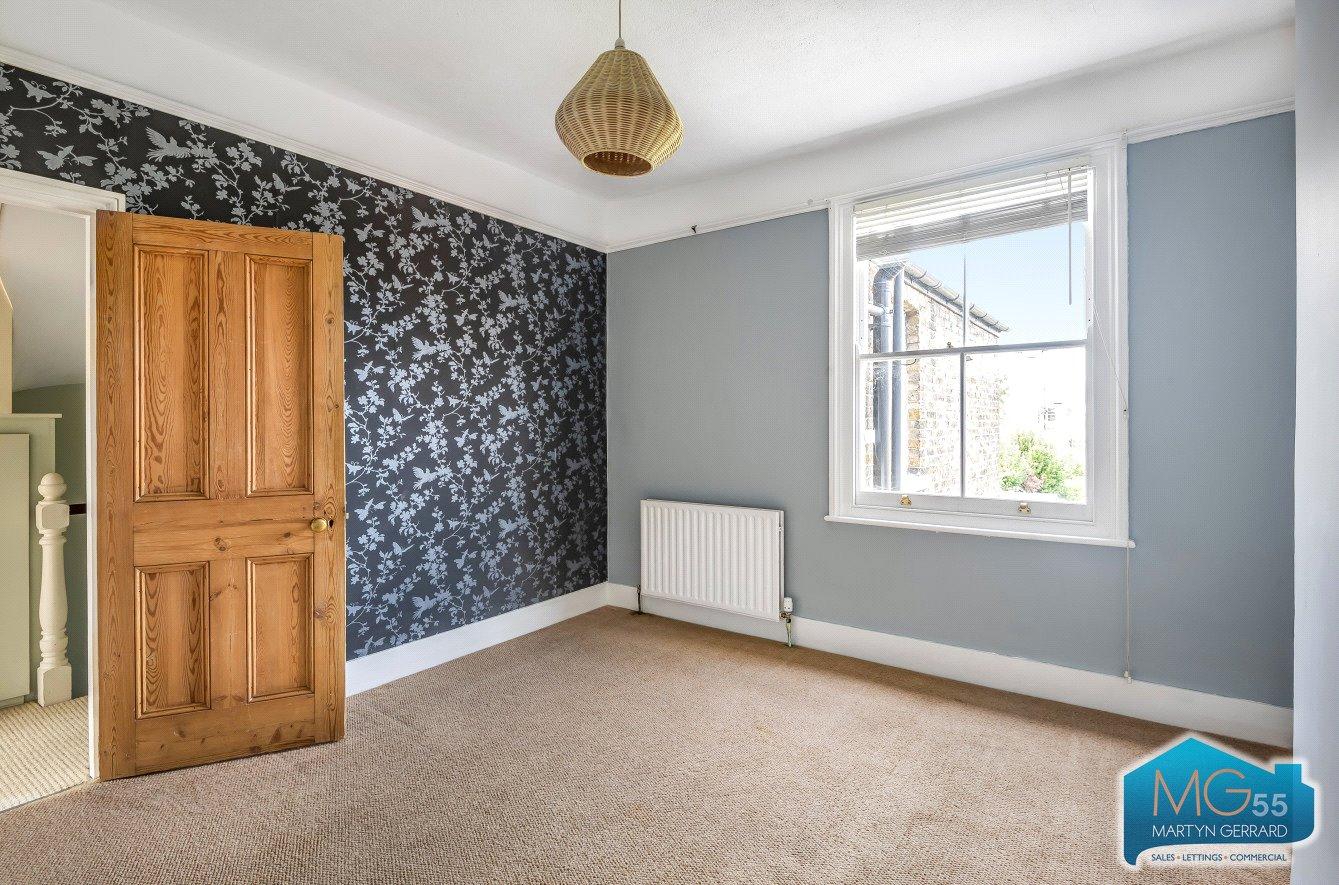 2 bedroom Apartment to rent - Martyn Gerrard