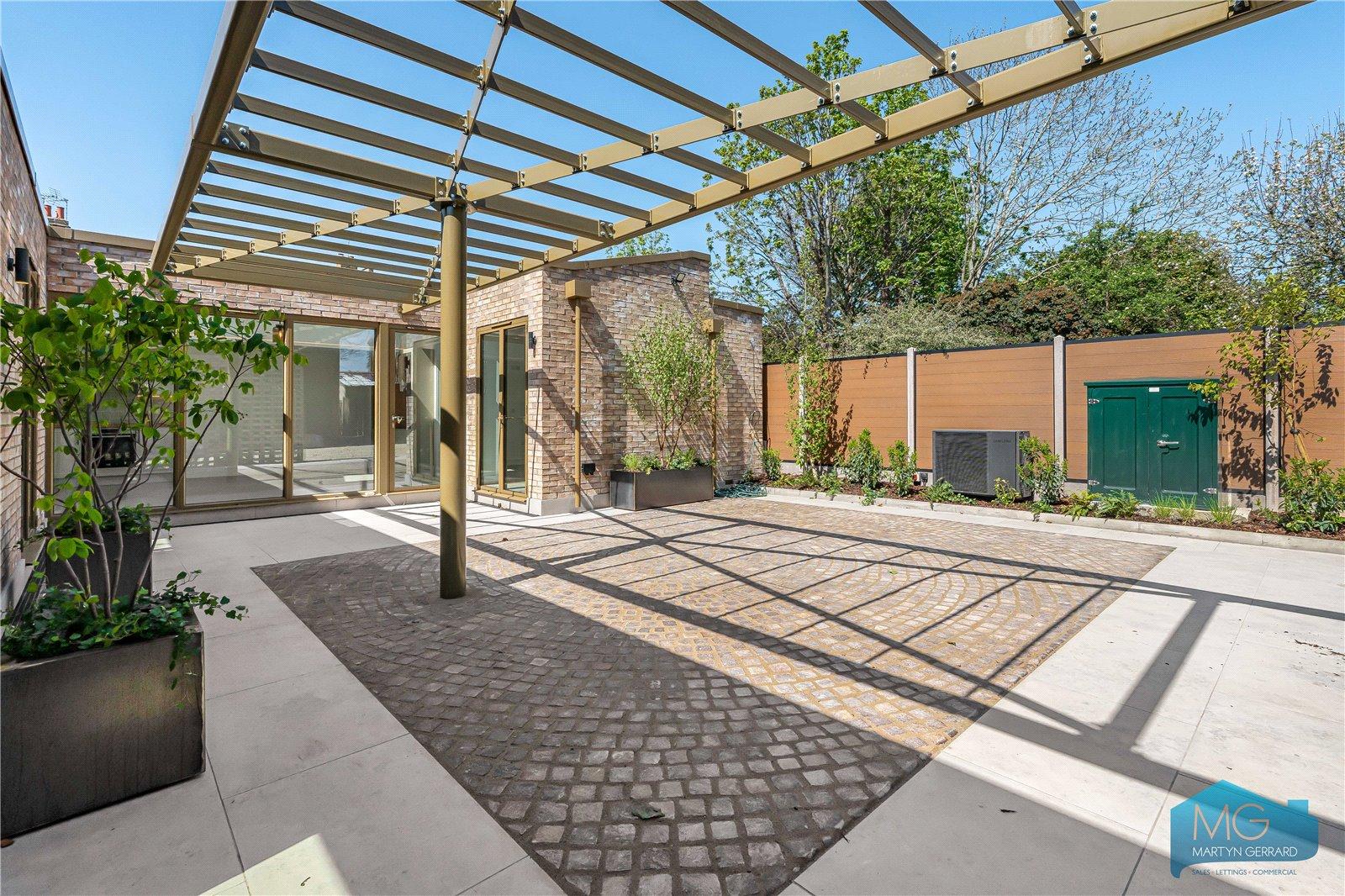 3 bedroom Detached House for sale - Martyn Gerrard