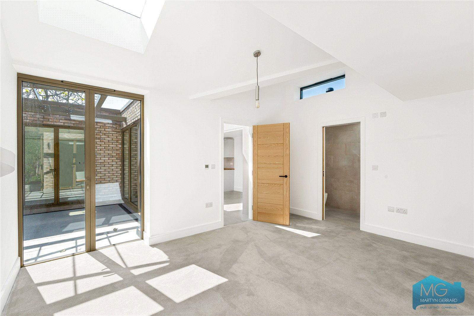 3 bedroom Detached House for sale - Martyn Gerrard