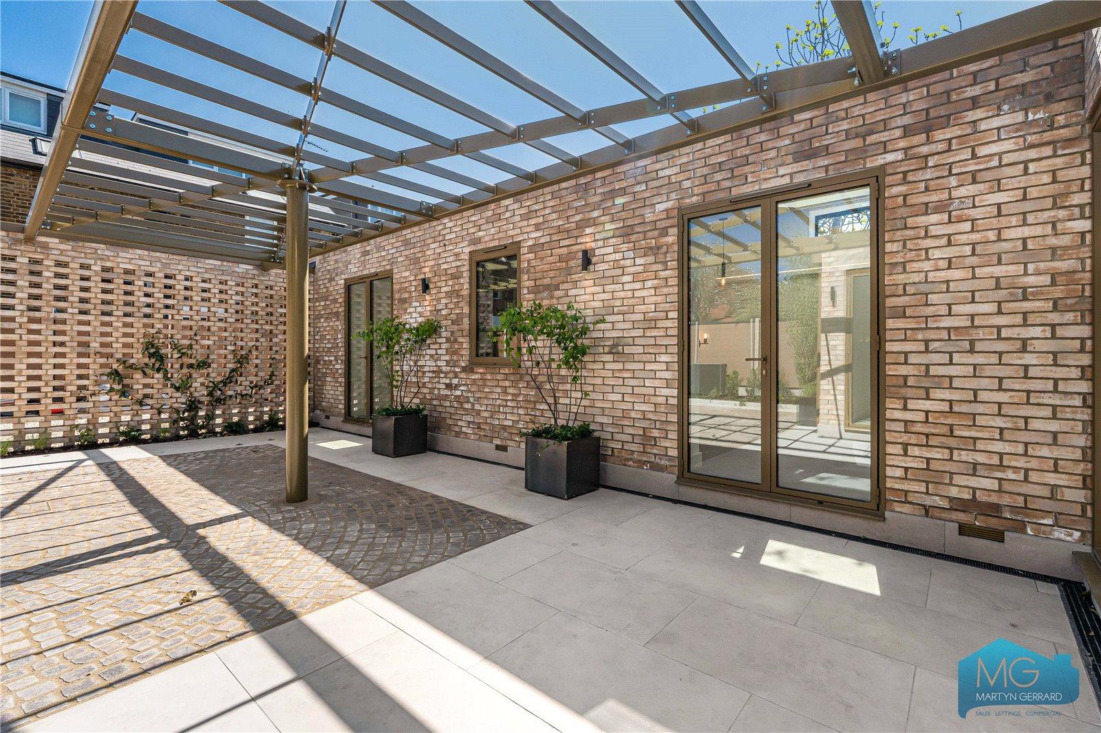 3 bedroom Detached House for sale - Martyn Gerrard