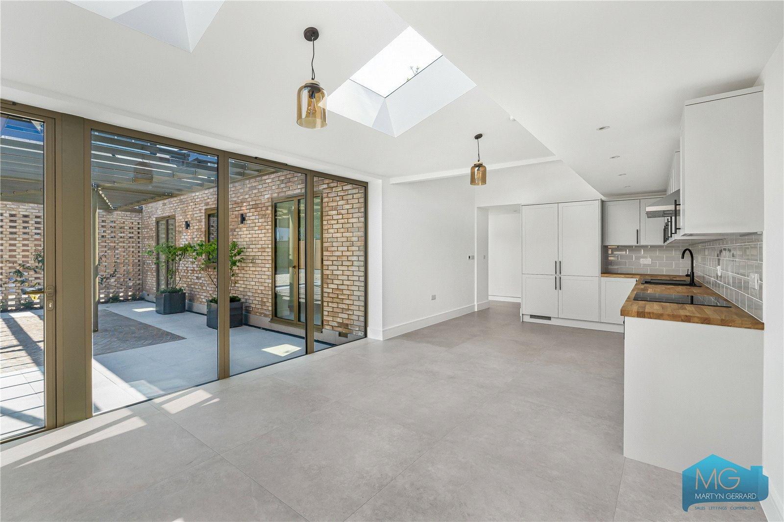 3 bedroom Detached House for sale - Martyn Gerrard