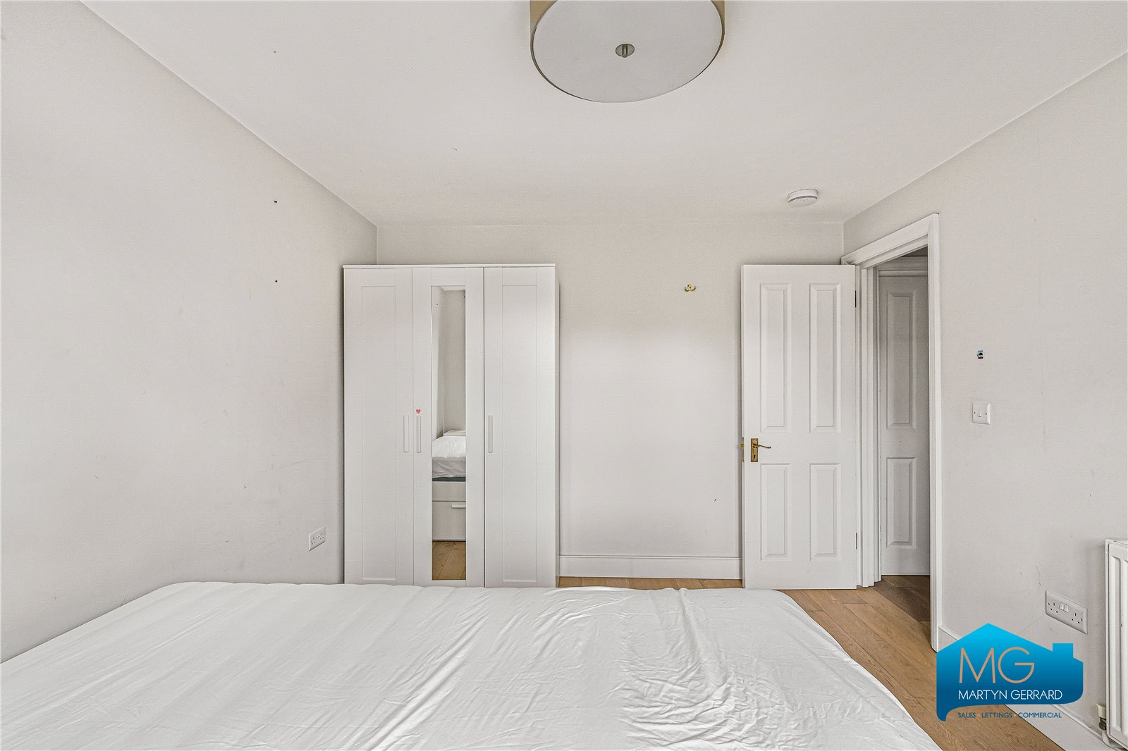2 bedroom Apartment to rent - Martyn Gerrard