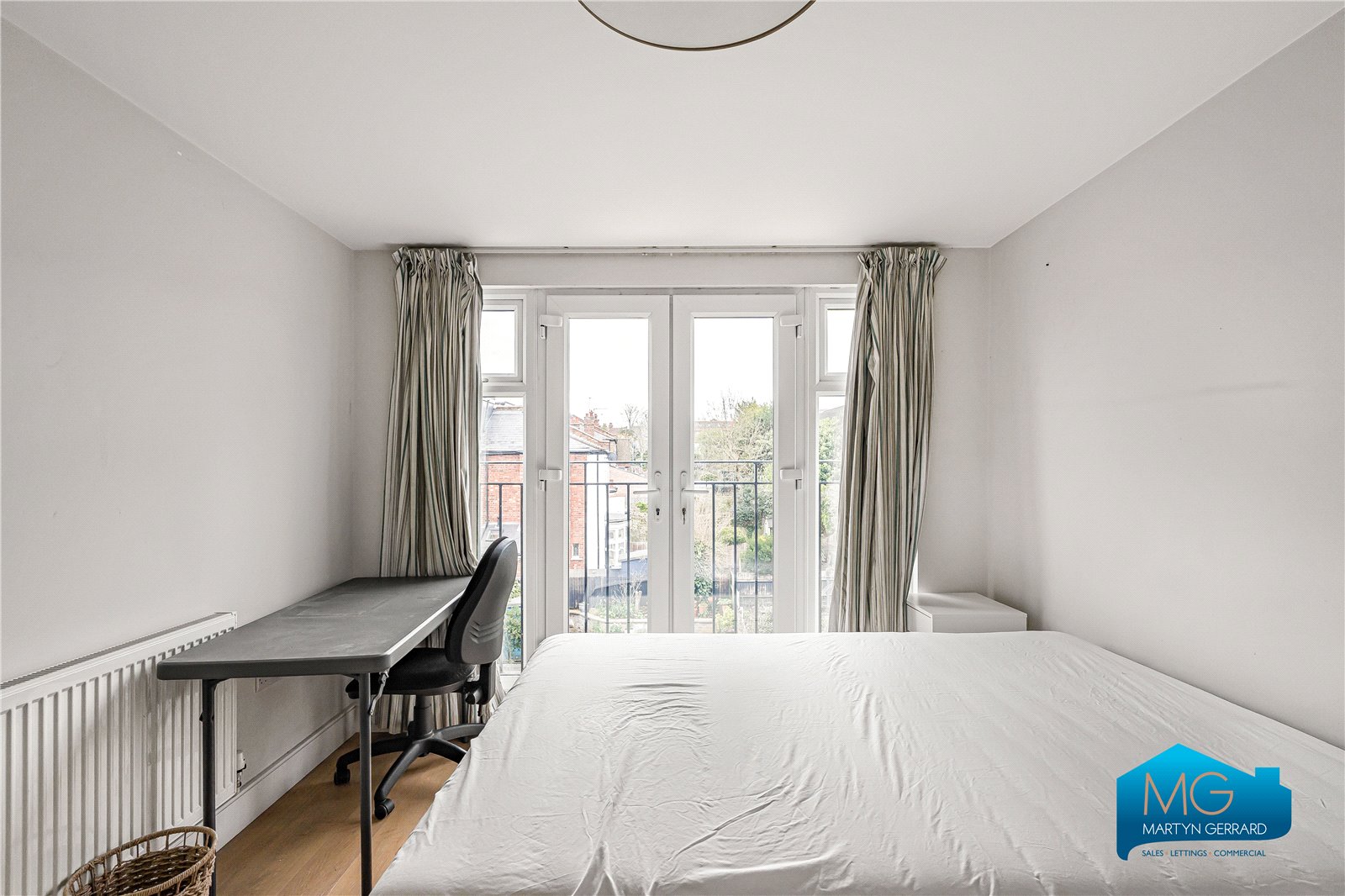 2 bedroom Apartment to rent - Martyn Gerrard