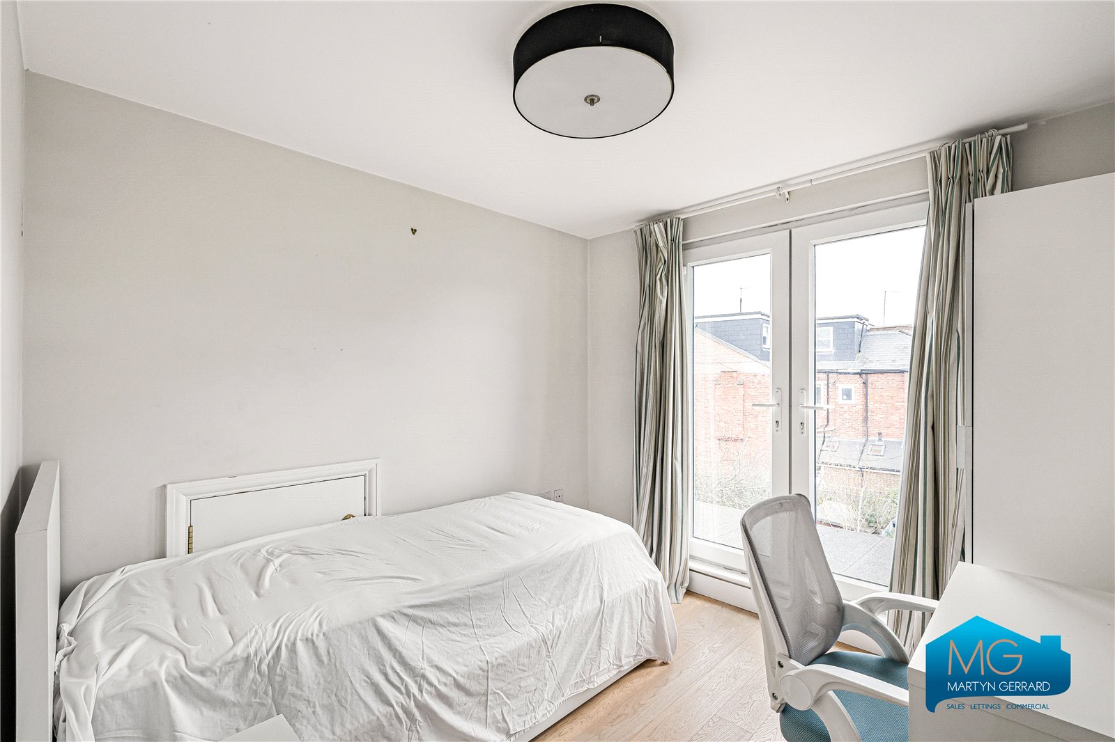 2 bedroom Apartment to rent - Martyn Gerrard