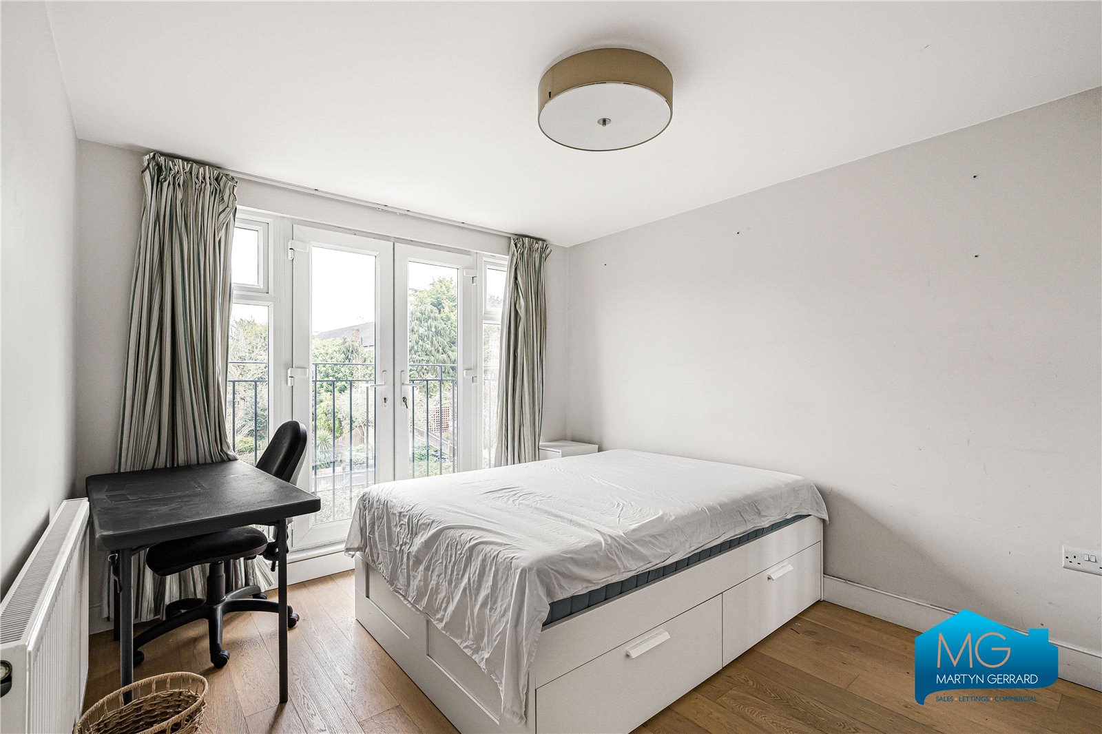 2 bedroom Apartment to rent - Martyn Gerrard