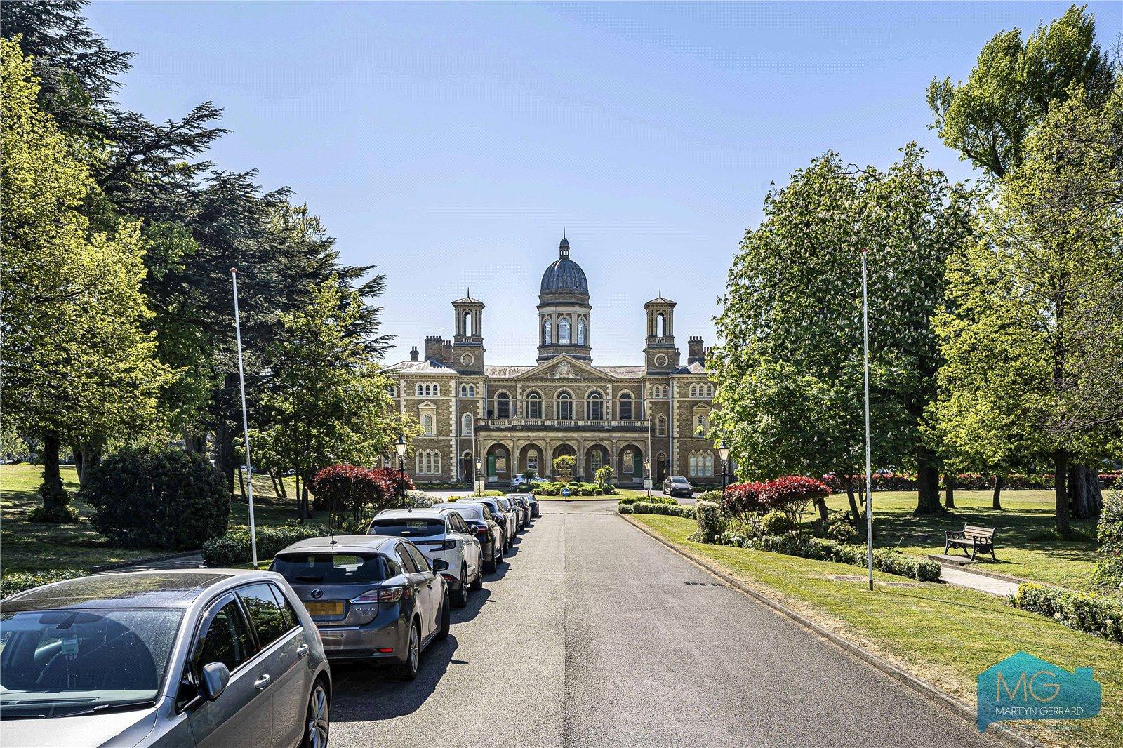 2 bedroom Apartment for sale - Martyn Gerrard